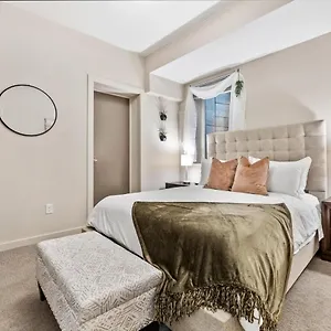  Apartment Fresh Decor - 2br Getaway - Walk To Sloan's