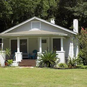  Holiday home Bungalow Bobe United States