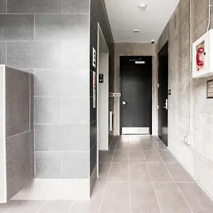  Holiday home Brand New - Walk To Empower Stadium - Tesoro